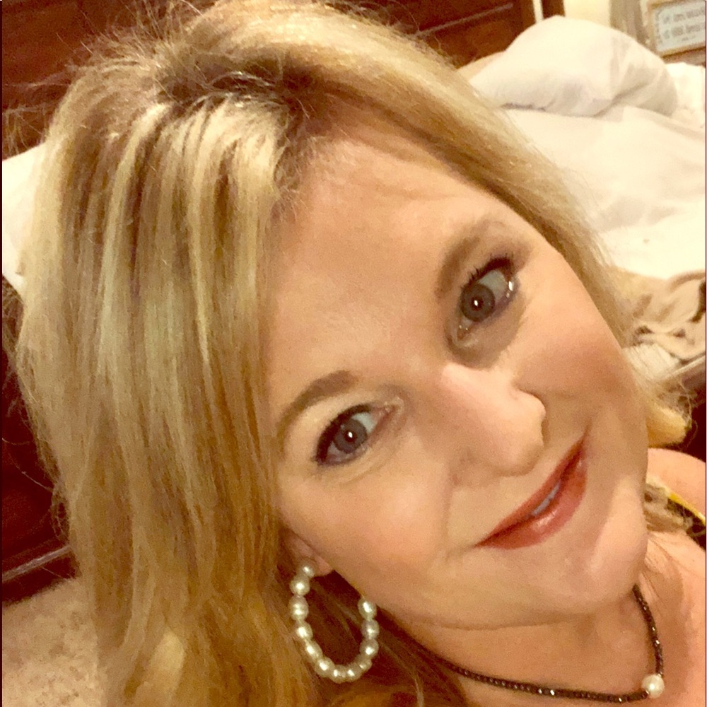 Meet your Posher, Dana